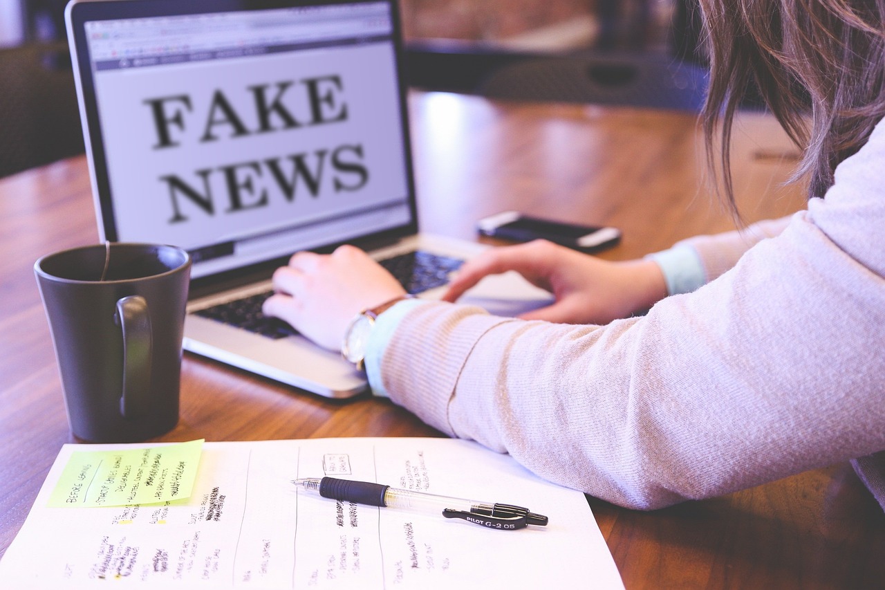 Dezinformacja medyczna w Polsce: od teorii spiskowych do codziennych porad zdrowotnych